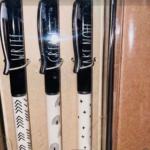 RAE Dunn Signature Pen Set. - Picture 2 of 4